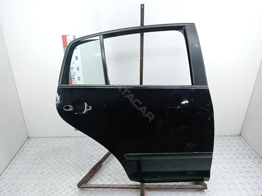 Дверь 5M0833106B