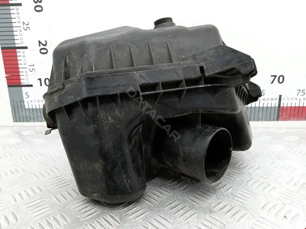 Корпус воздушного фильтра 177050R040