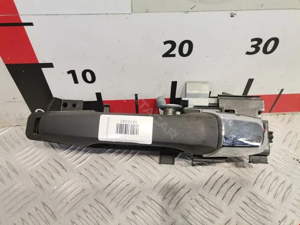 Ручка двери BB5Z7822404AA
