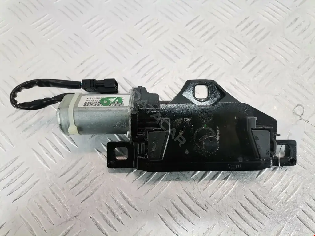 Замок крышки багажника 67107014872