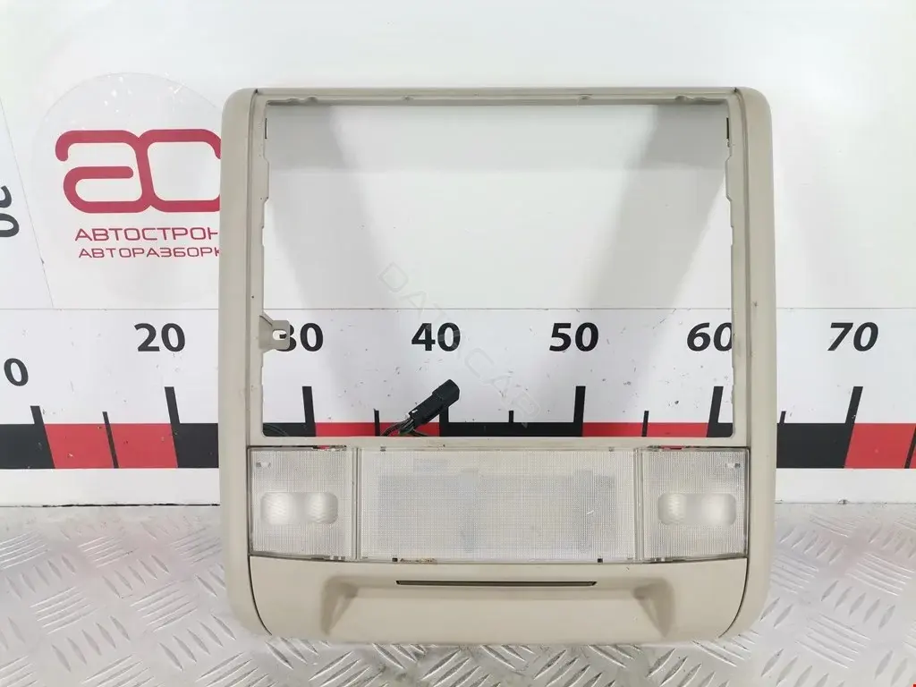 Плафон освещения салона 8126048260