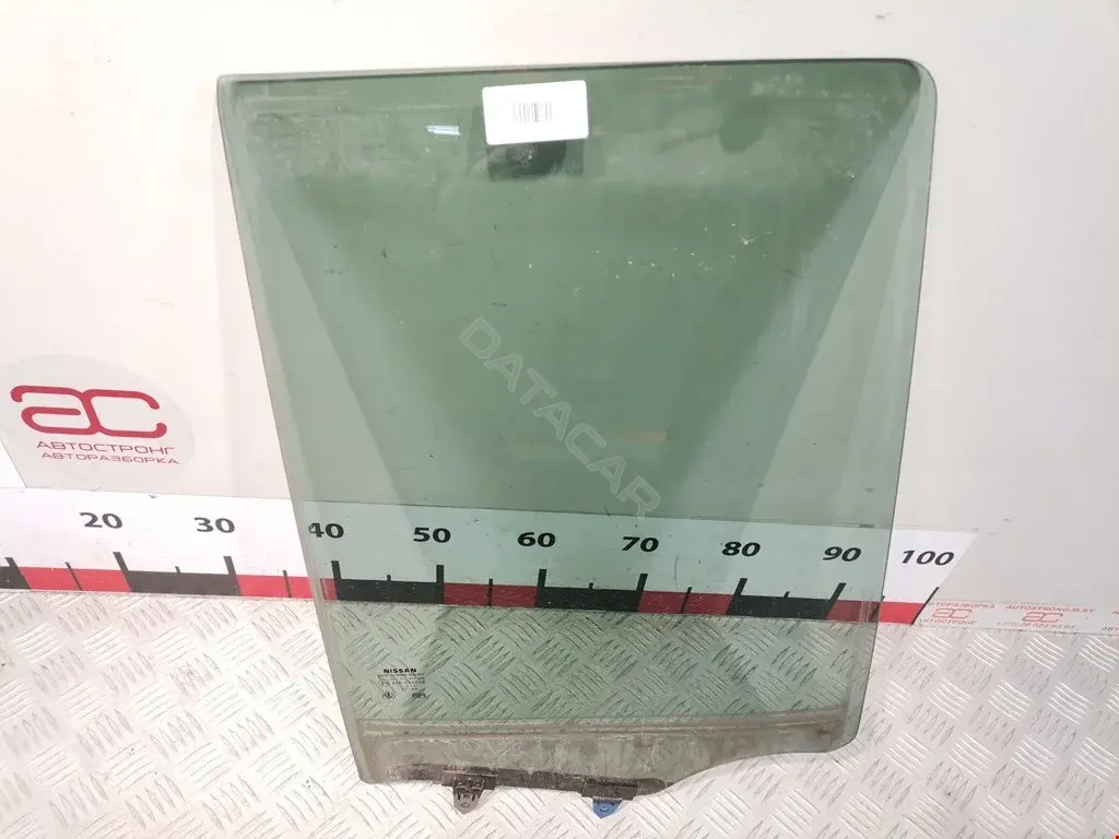 Стекло двери 82300EB320