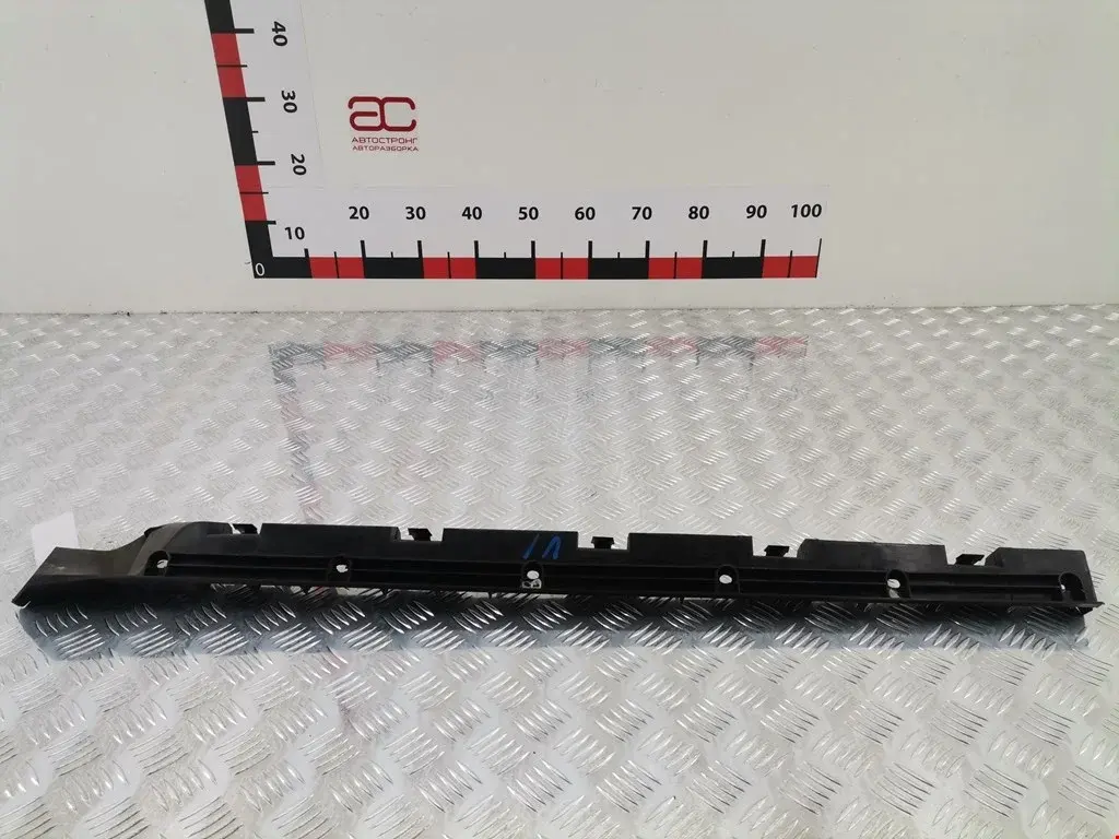 Накладка на порог A1646982527, A1646982727