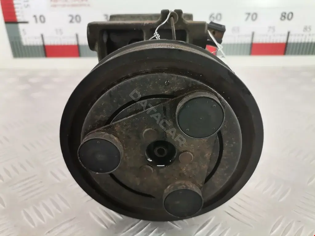 Компрессор кондиционера 92600EB40B