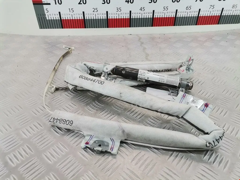 Подушка безопасности 5J6880741B