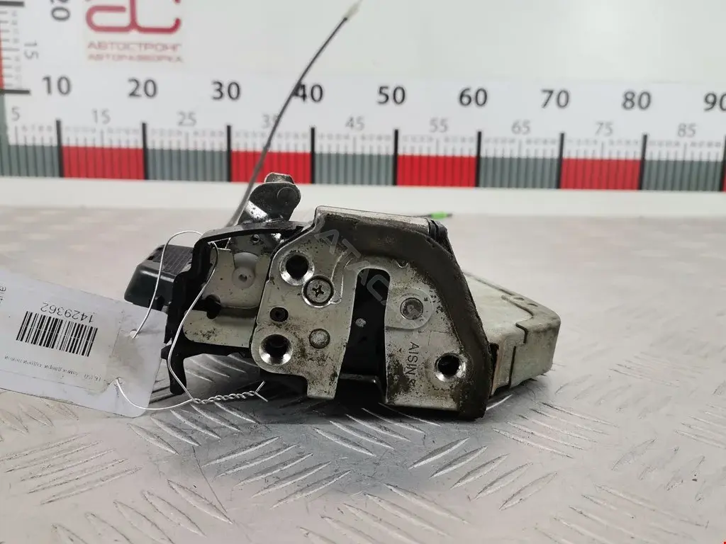 Замок двери 8235065J21