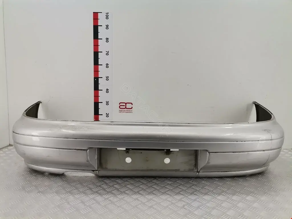 Задний бампер 577201A040, 57720FA051