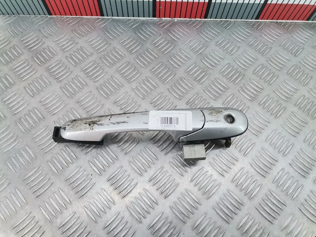 Ручка двери 8281054G10