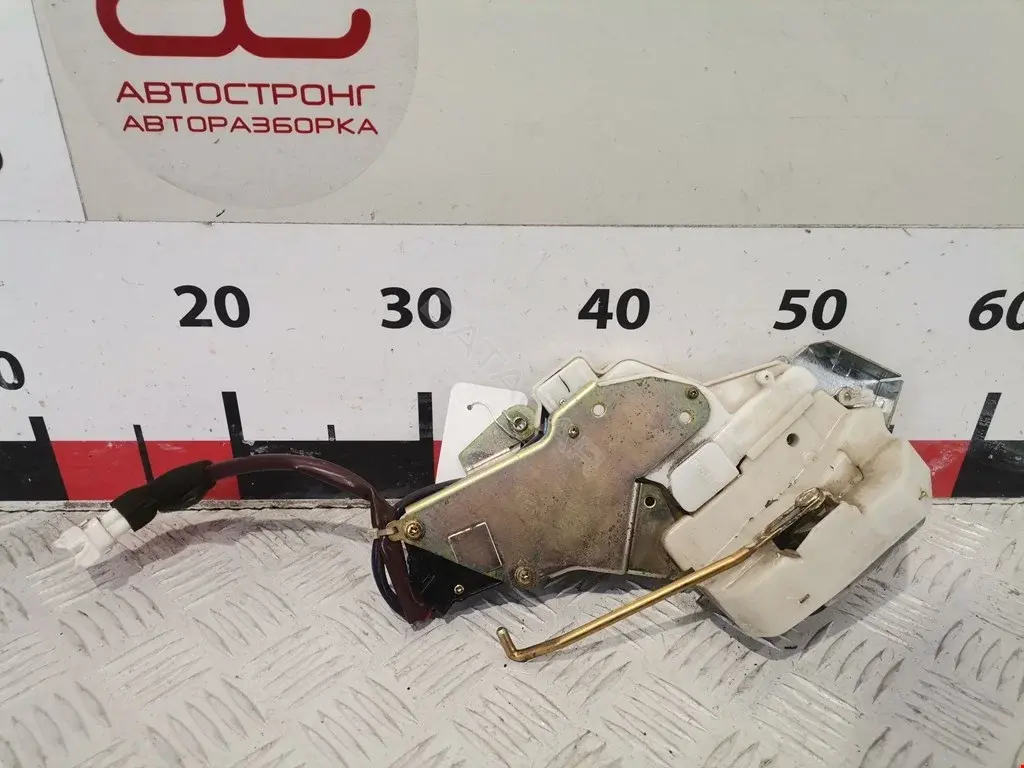 Замок двери 8230254G11