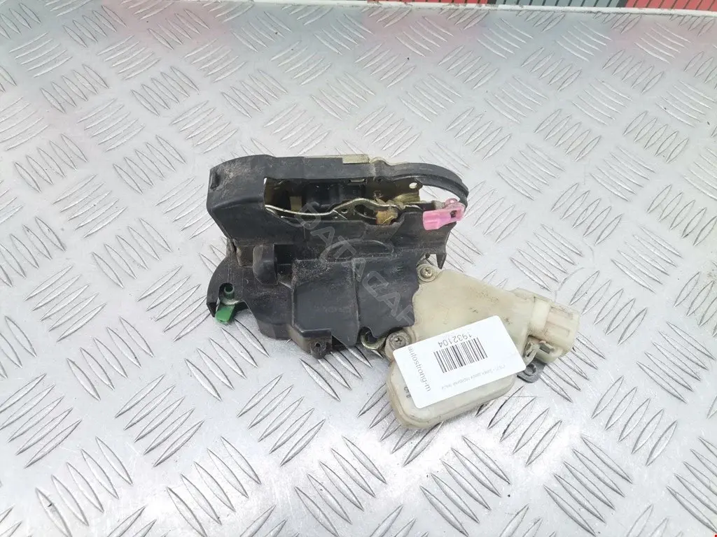 Замок двери 61031FE010