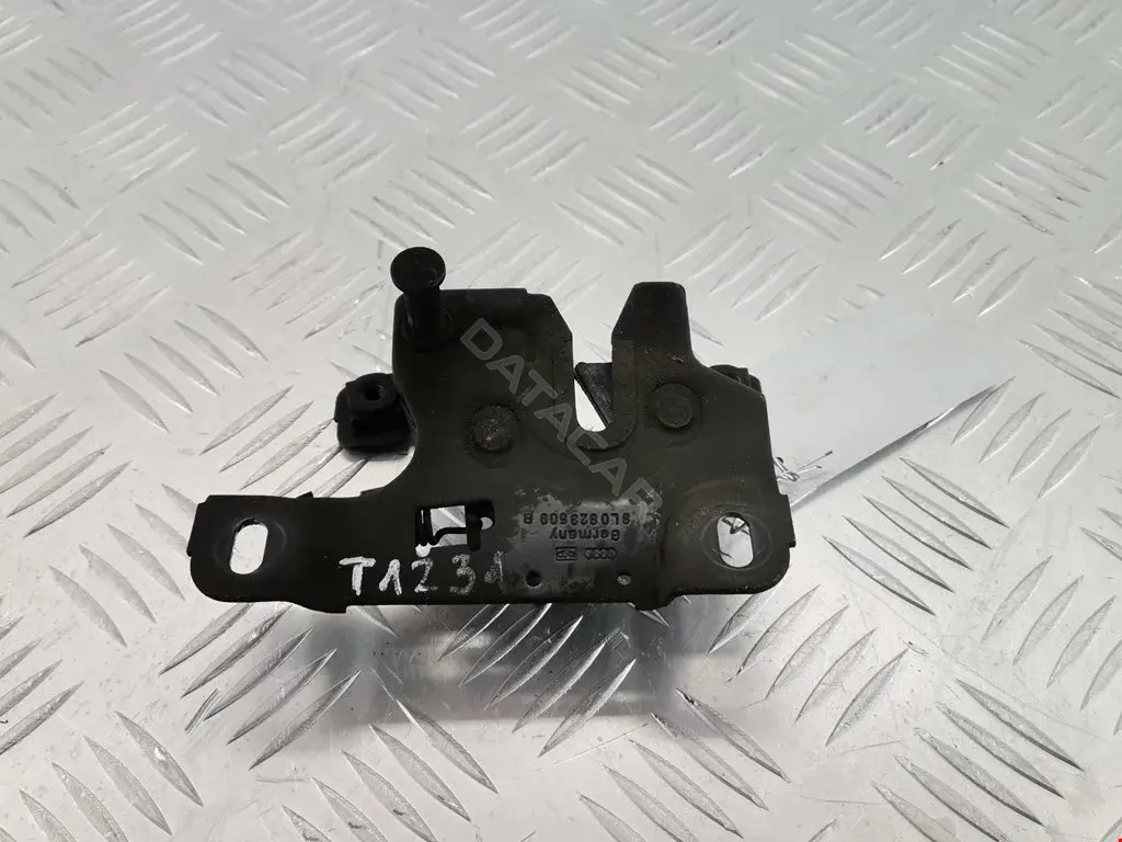 Замок капота 8L0823509B, 8L0823509C