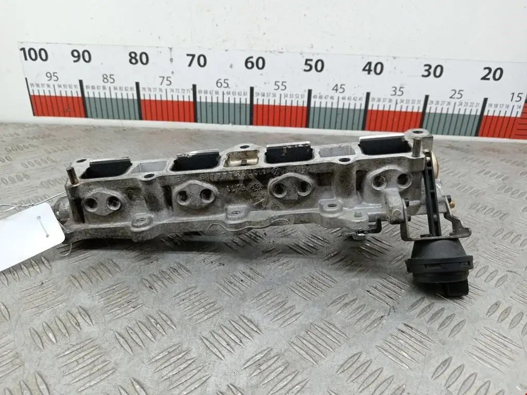 Топливная рейка 03C133204AA, 03C133204AC, 03C133204AF