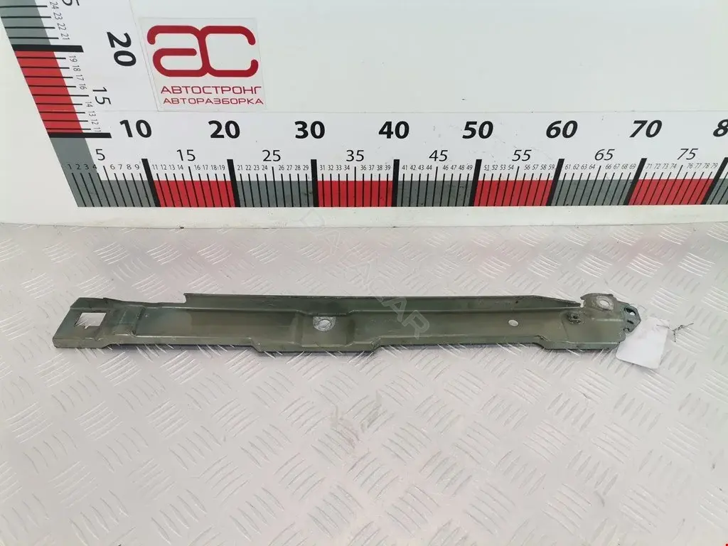 Кронштейн крыла 63142BU400, 63142BU405