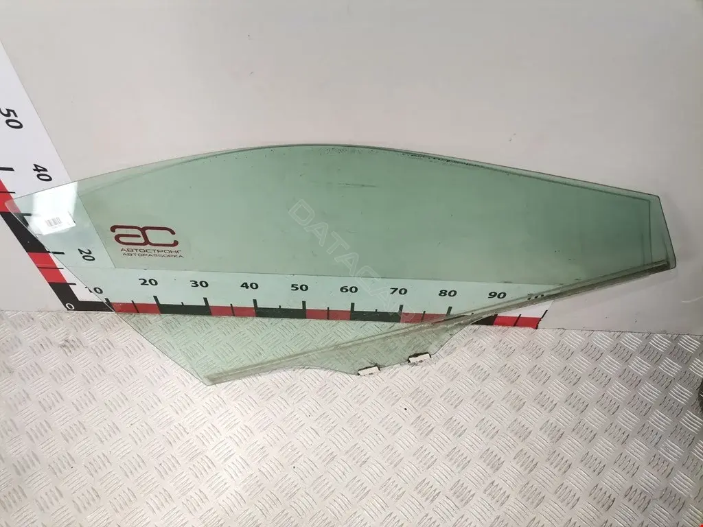 Стекло двери 61011AJ00A