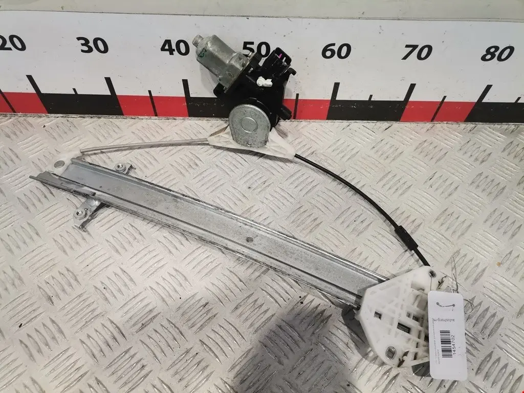 Стеклоподъемник 61042AJ00A