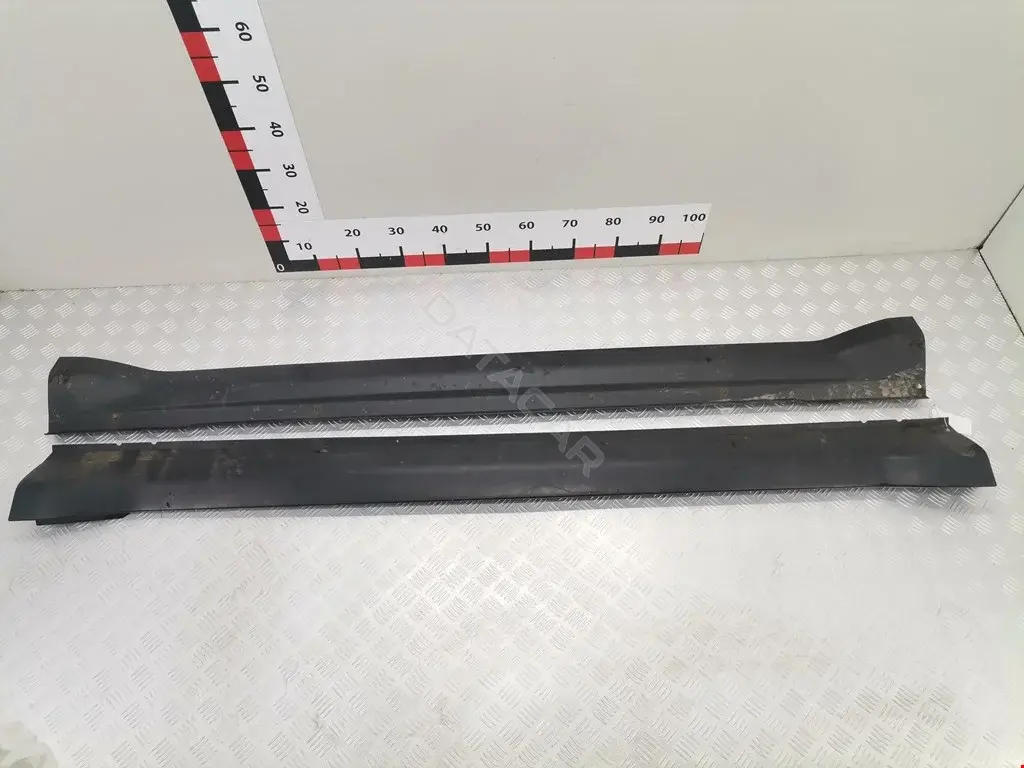 Накладка на порог 5715A392