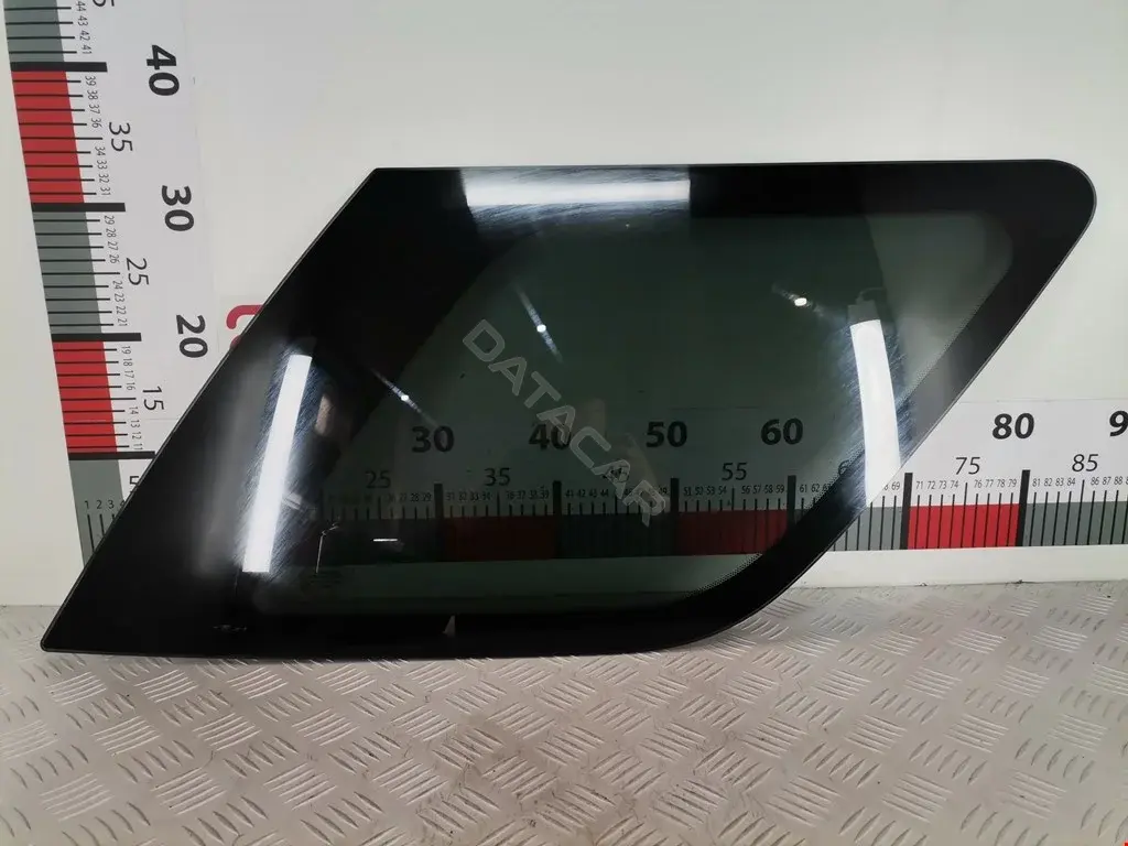 Стекло двери BB5Z7829700A