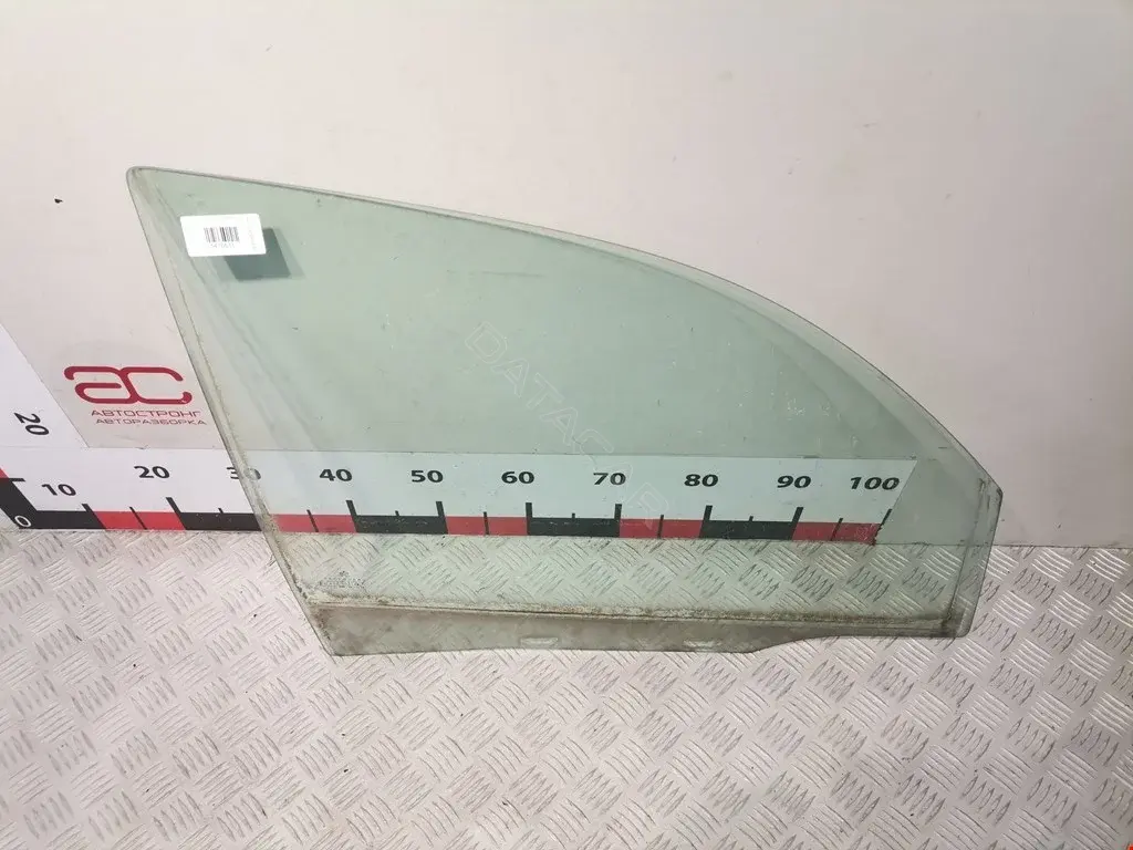 Стекло двери 04724560AB