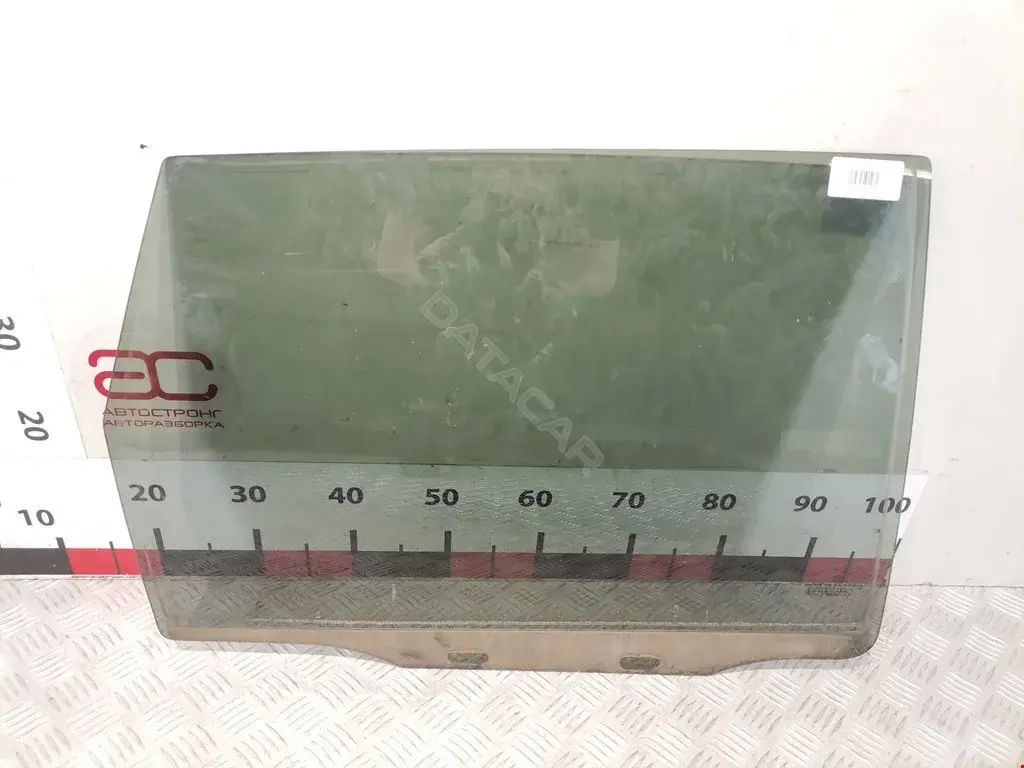 Стекло двери 04724962AB