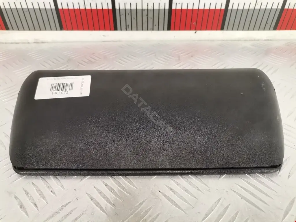 Фонарь стоп сигнала 6350N9