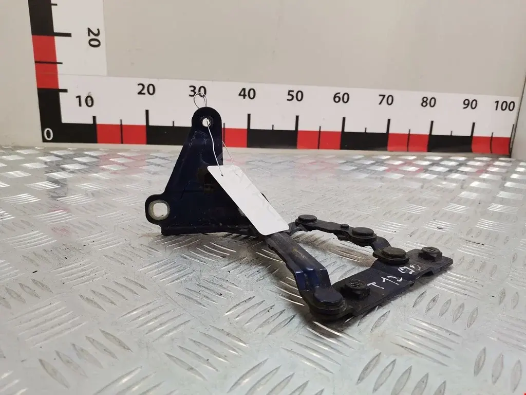 Петля капота 5P0823302B, 5R0823302B