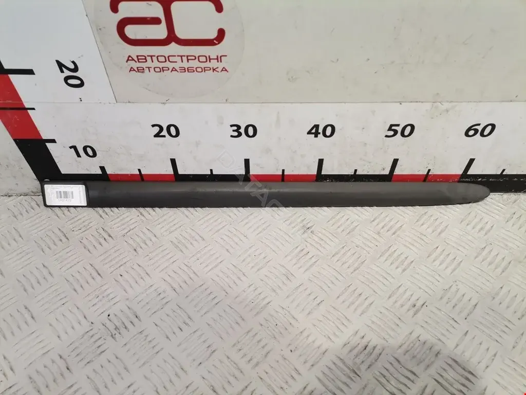 Молдинг двери 82871BU300