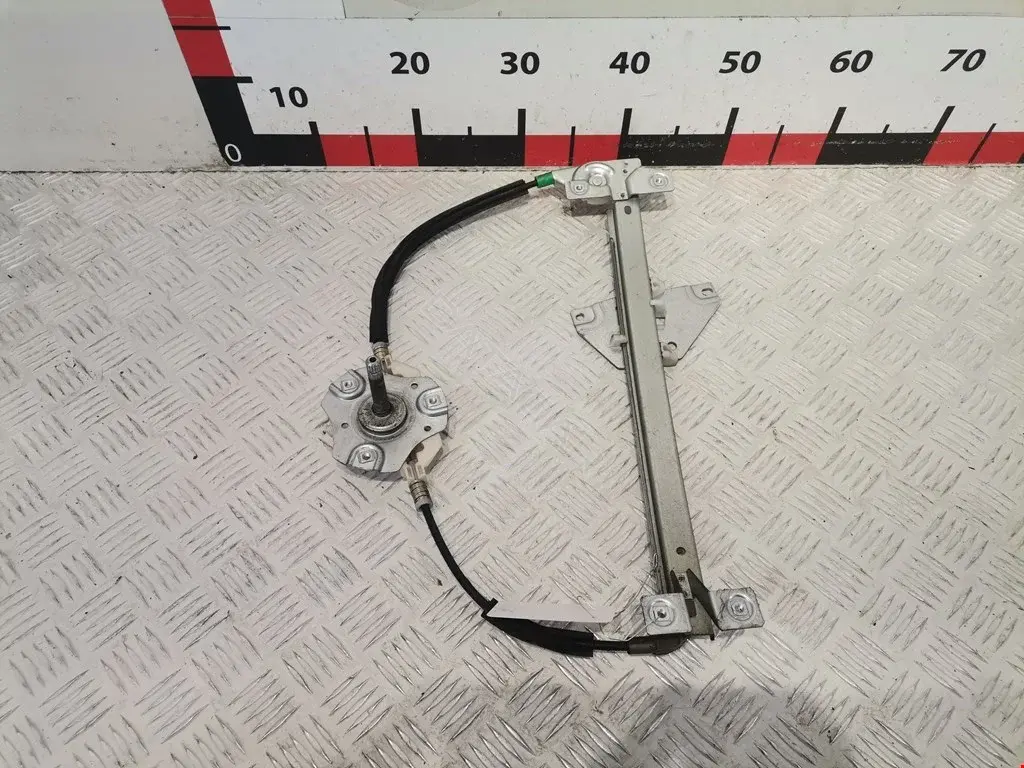 Стеклоподъемник MR135726
