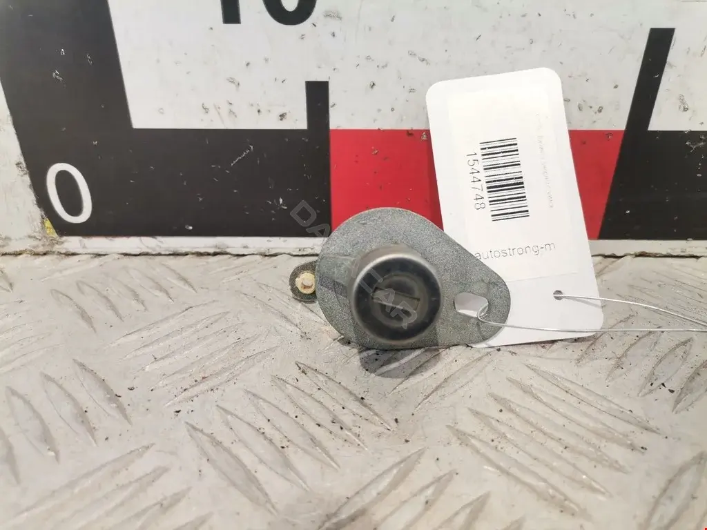 Личинка замка двери 8125007A01