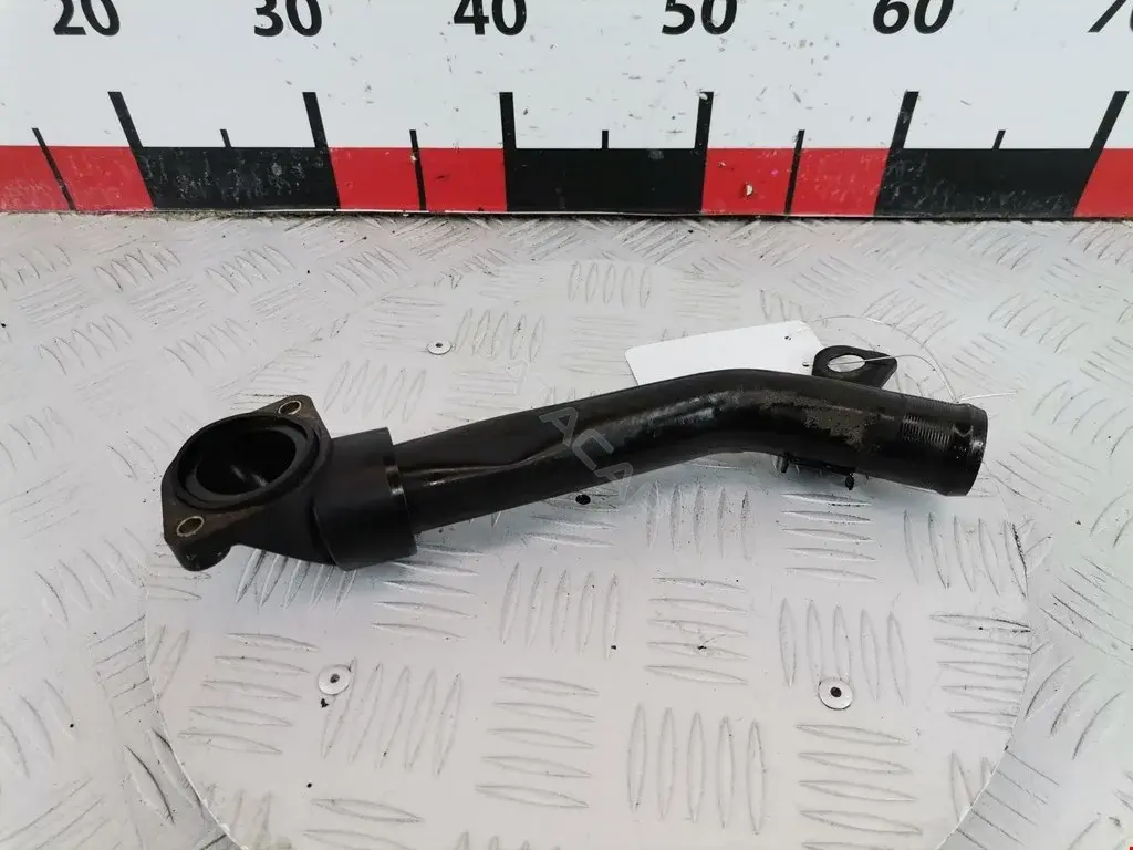 Фланец охлаждающей жидкости M611498