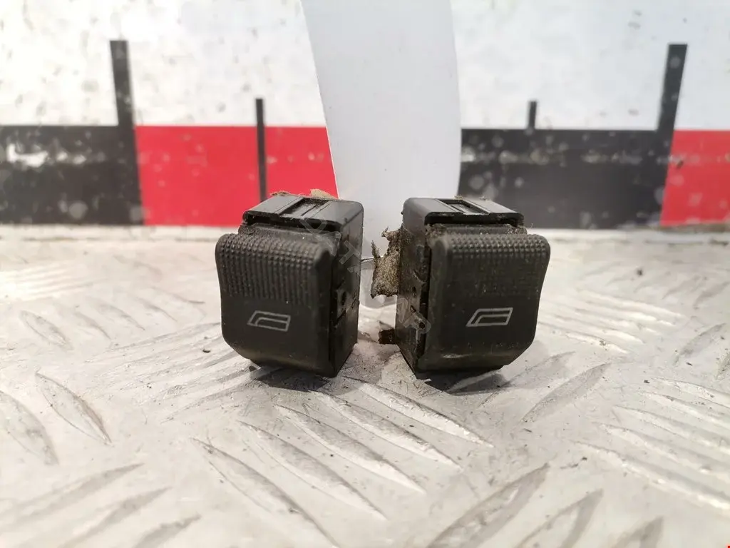 Блок управления стеклоподъемниками 4D0959855