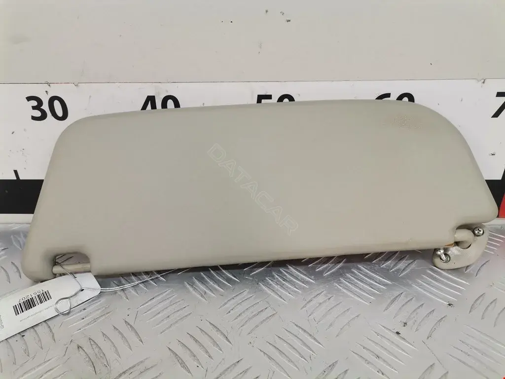Козырек солнцезащитный 3T0857552, 90431387