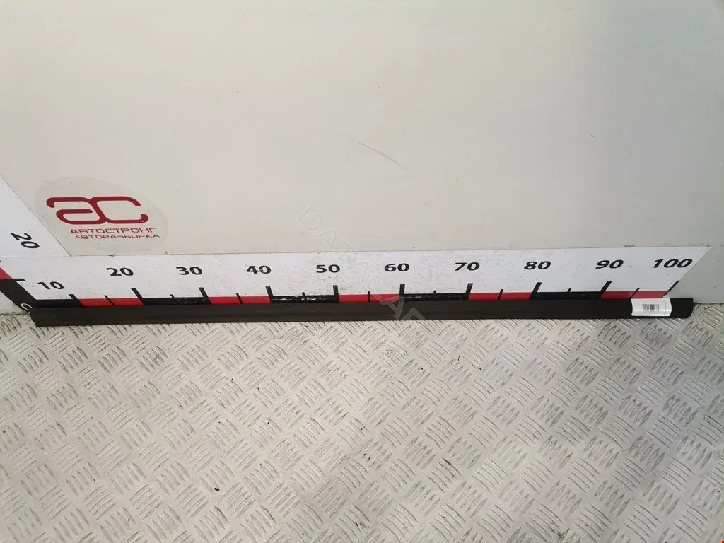 Молдинг двери 1555500