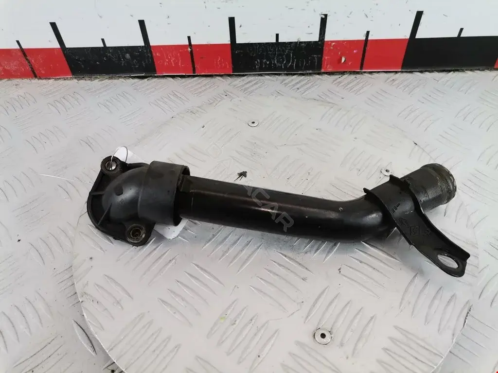 Фланец охлаждающей жидкости M611498