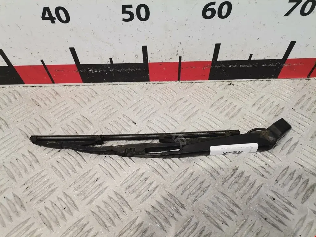 Рычаг стеклоочистителя 3M51R17526AA