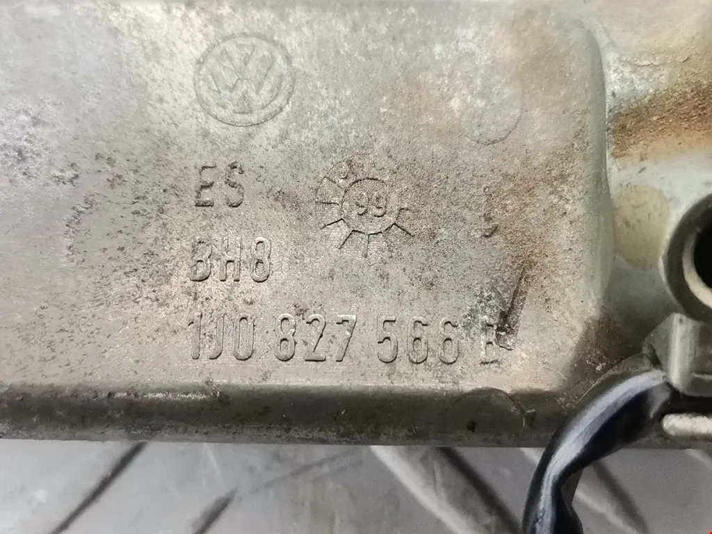 Ручка крышки багажника 1J0827566B, 1J5827469F, 1J5827469J
