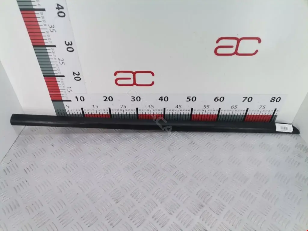 Молдинг двери 91012AE010
