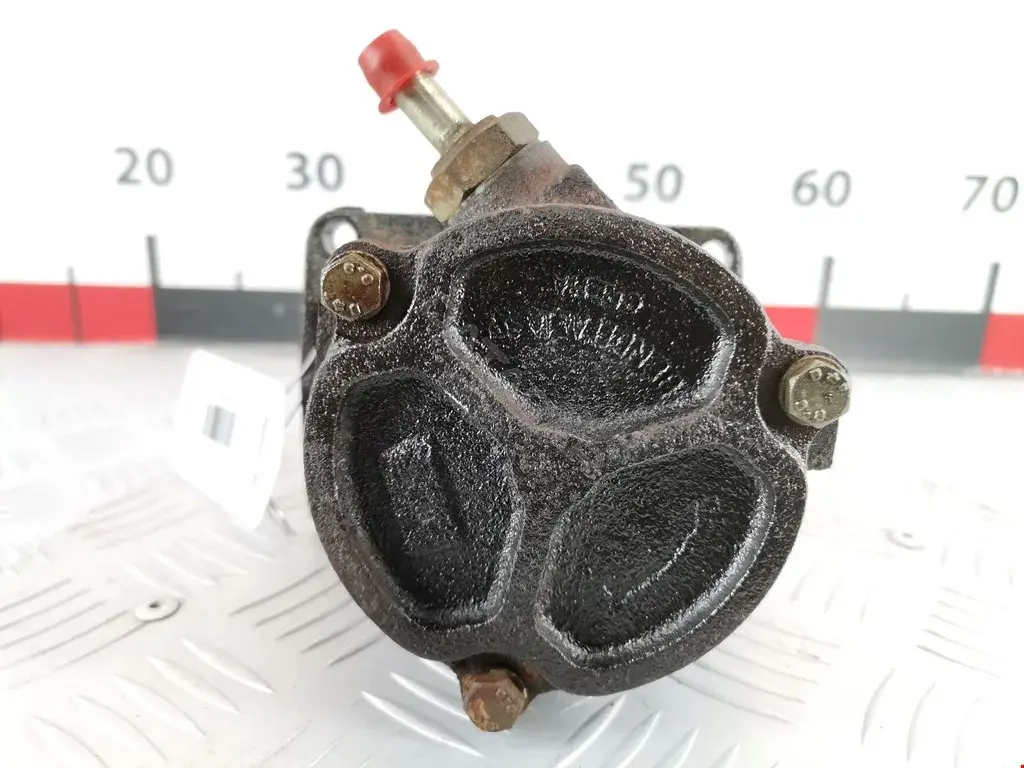 Вакуумный насос 7701040172