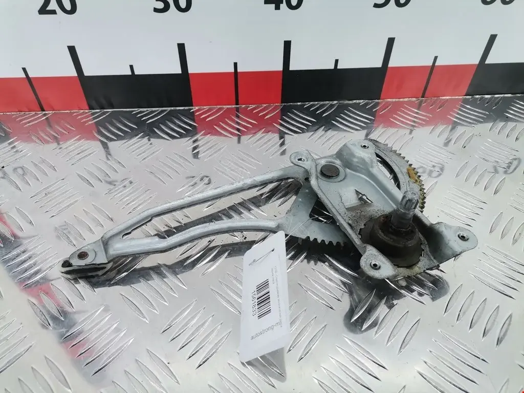 Стеклоподъемник 90521871