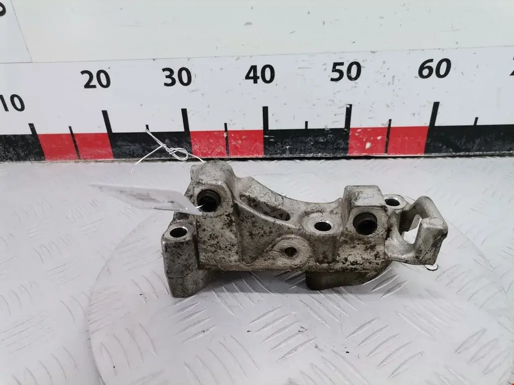 Кронштейн двигателя 1807FC, 1807HS, 1807W9