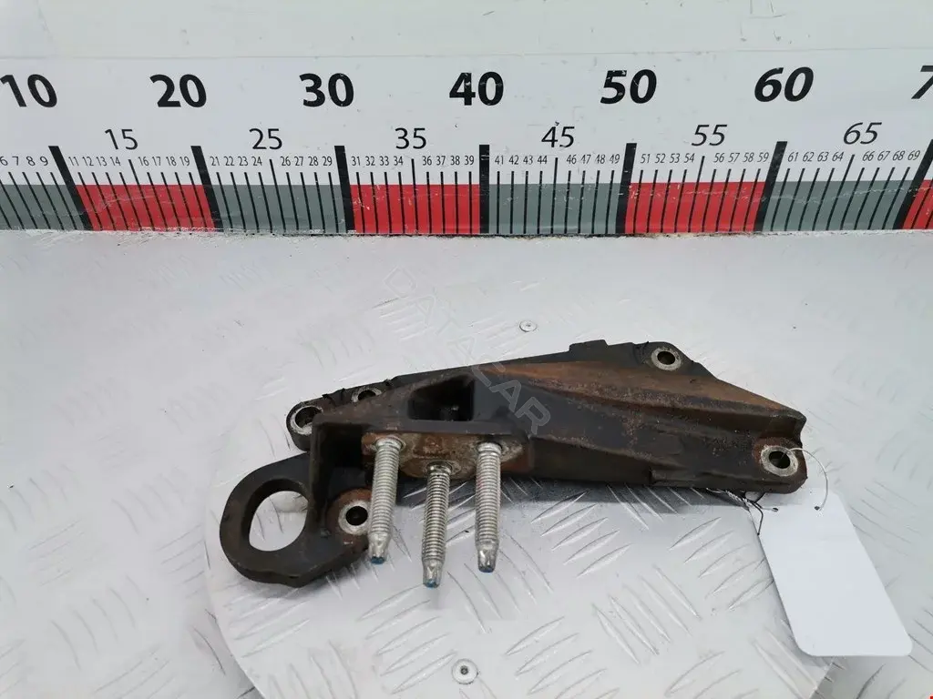 Кронштейн двигателя XS616030AD