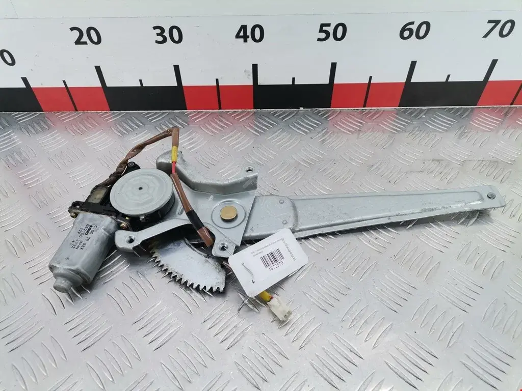 Стеклоподъемник C10073590B