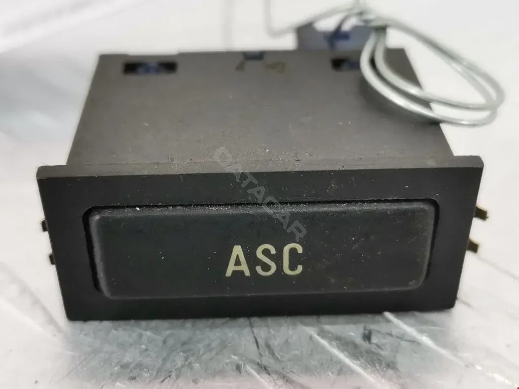Кнопка антипробуксовочной системы (ABS/ESP) 03052310, 61318363694