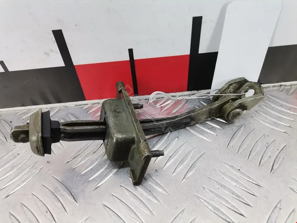 Ограничитель двери XS4AA23500BA