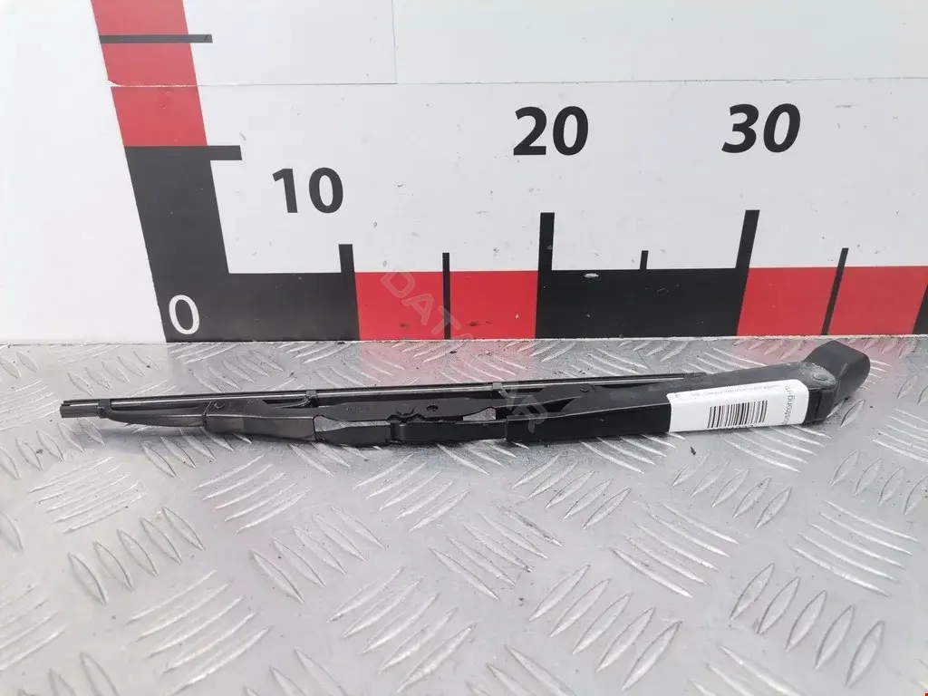 Рычаг стеклоочистителя 3M51R17526AA