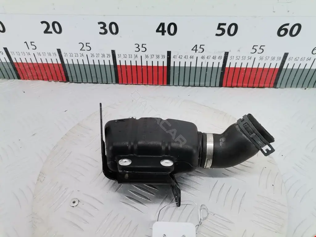 Патрубок воздушный 06C133911B