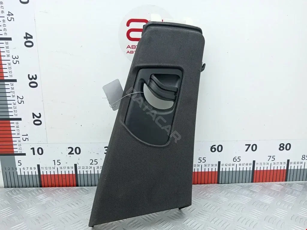 Обшивка стойки 8T8867294