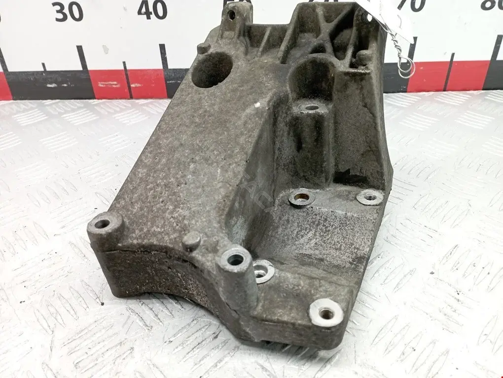 Кронштейн генератора 4M5Q190624CC, 4M5Q19D624CC