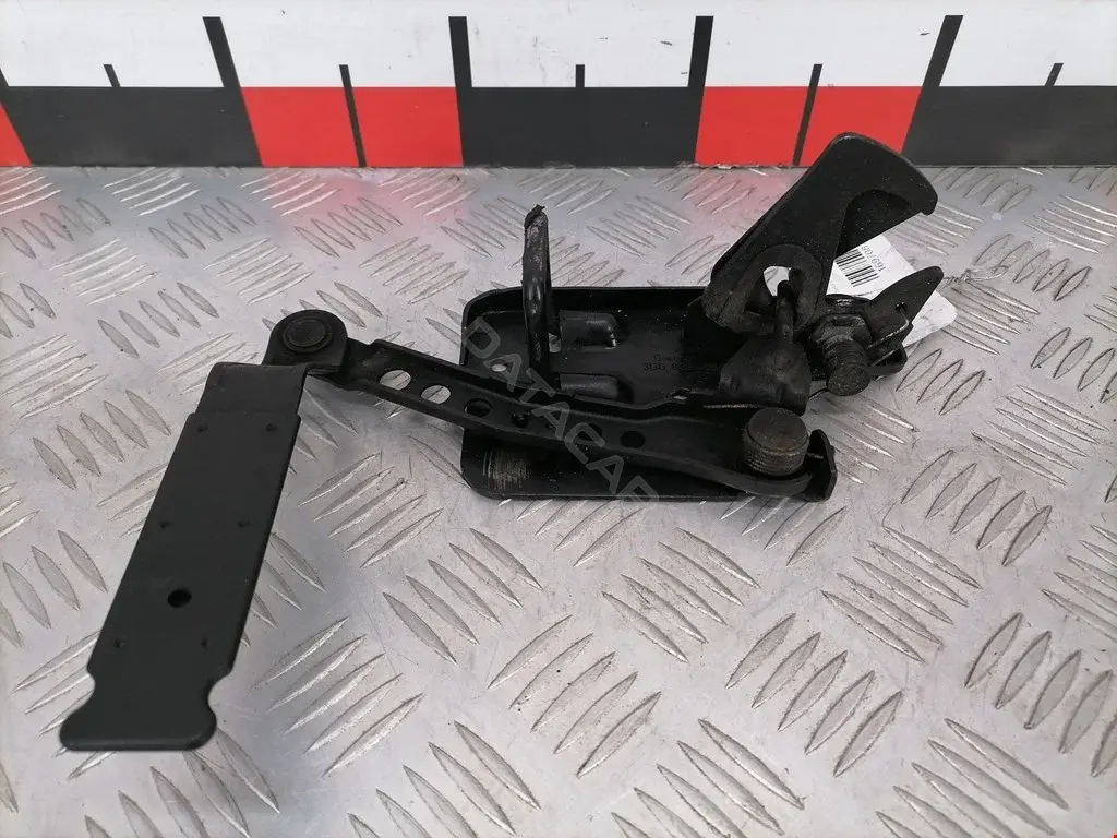 Замок капота 3D0823480E
