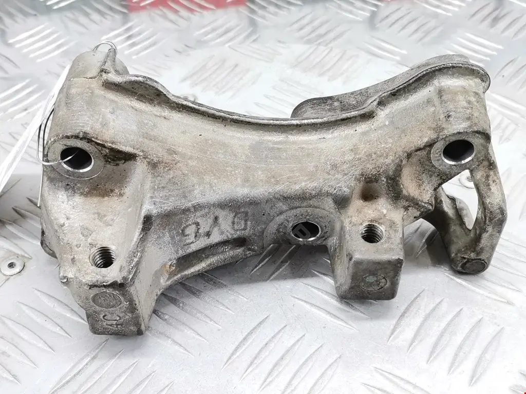 Кронштейн двигателя 1807FC, 1807HS, 1807W9