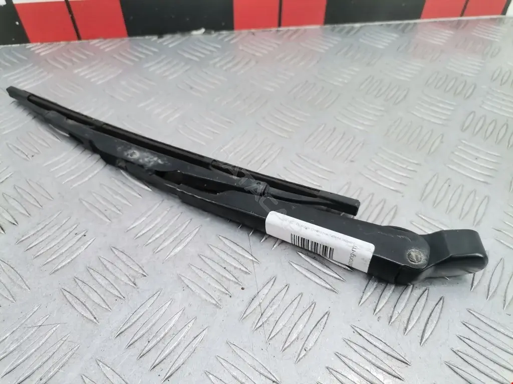 Рычаг стеклоочистителя 3M51R17526AB